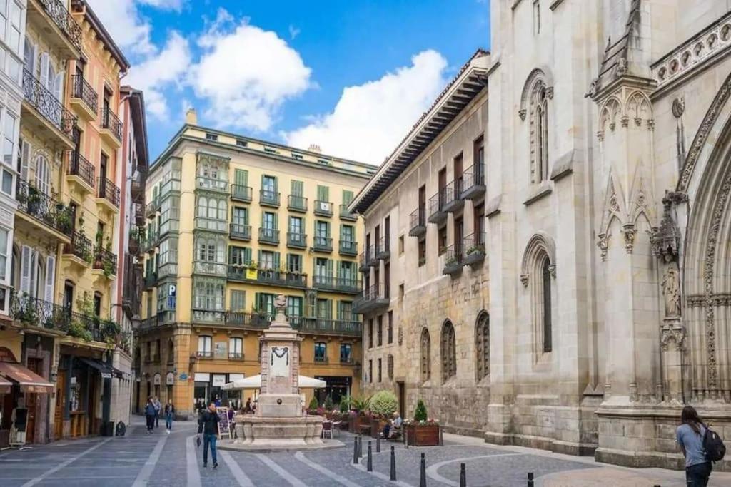 Calida Estancia Descubre La Ciudad Бильбао Экстерьер фото